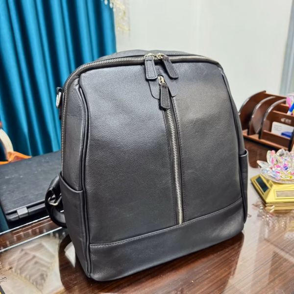 প্রিমিয়াম অরিজিনাল লেদার স্কুল-কলেজ ব্যাগ (কালো) – টেকসই ও স্টাইলিশ ব্যাকপ্যাক | স্পেশাল অফার